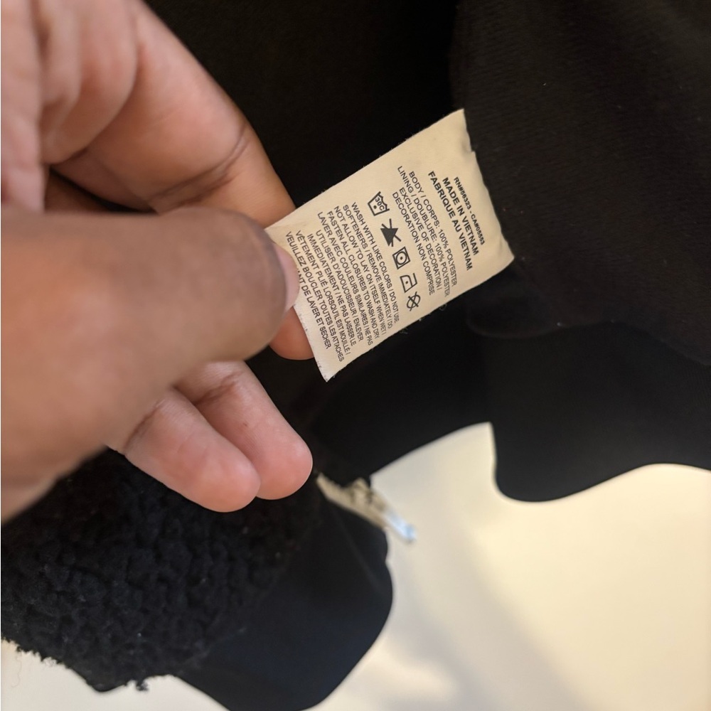 Nike Sherpa Jacket, Kids Size Small, Black - Picture 5 of 6